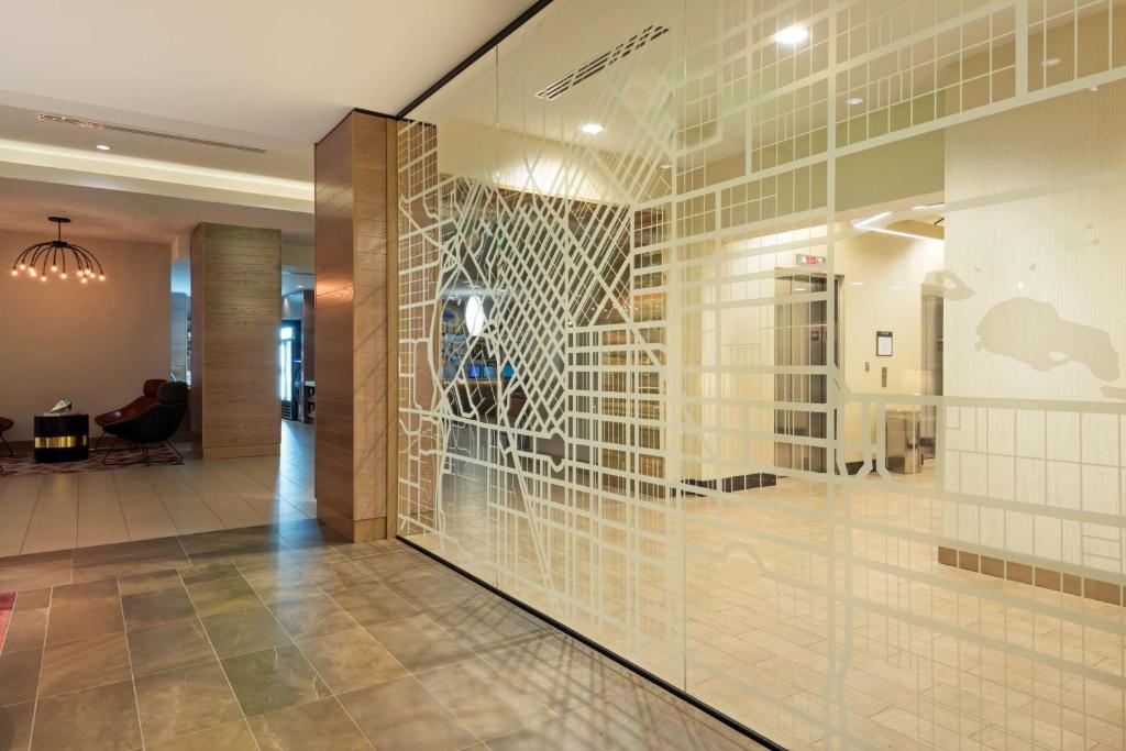 Hyatt Place Denver Downtown Glass wall